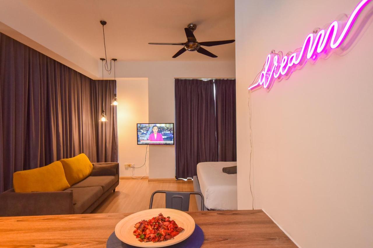Cube 8Teens By Nest Home Johor Bahru Bagian luar foto