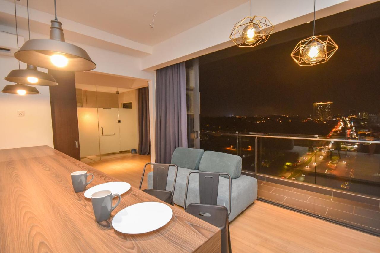Cube 8Teens By Nest Home Johor Bahru Bagian luar foto